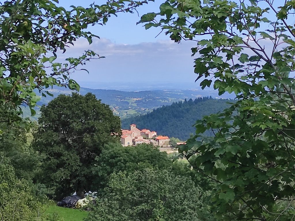 Vue sur le village de Pailhares