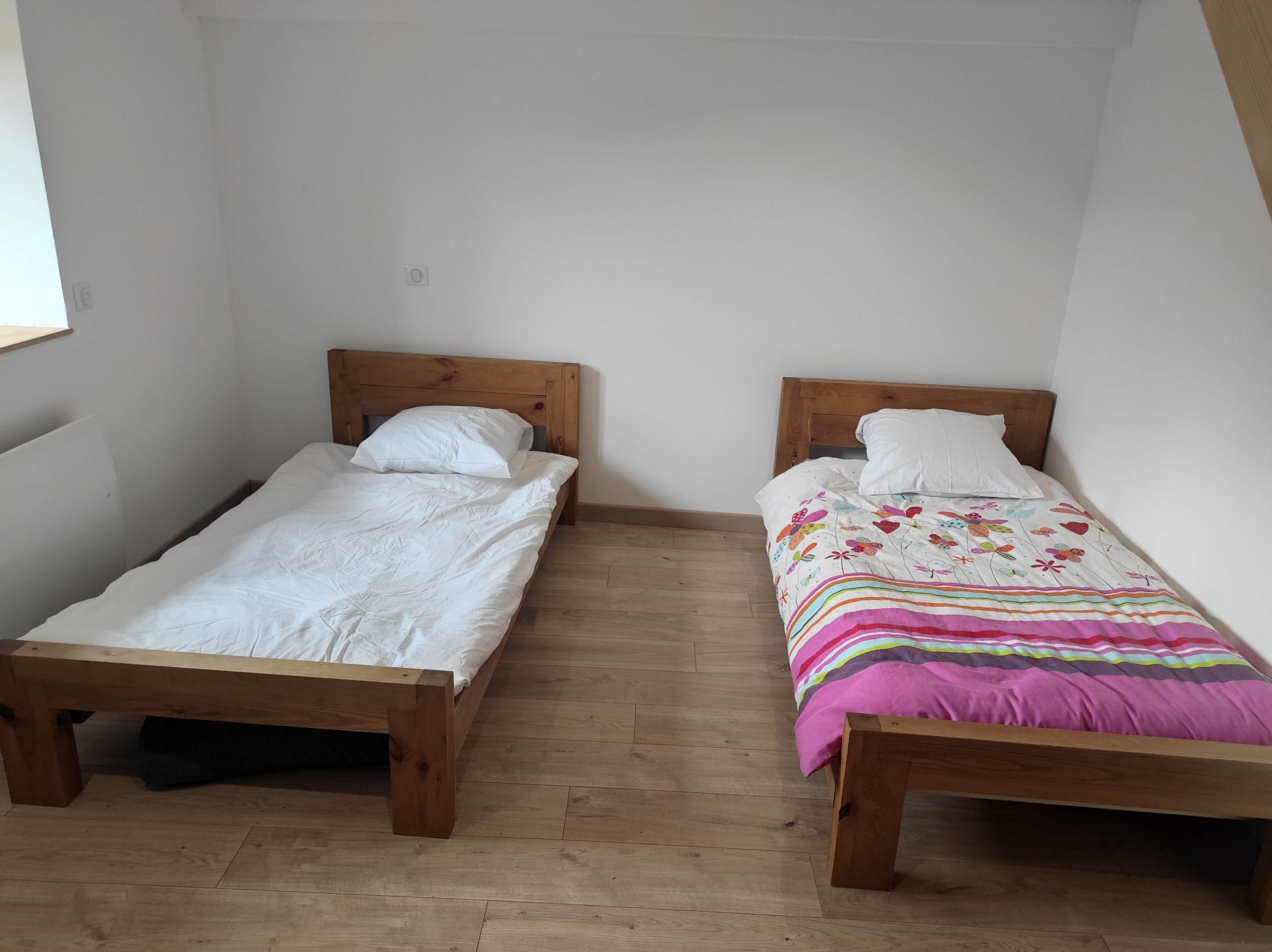 Gîte Ardèche - Chambre violette 2 lits simples